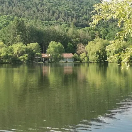 Les Pyrenees Au Bord De L'eau, De 2 A 7 Personnes Prázdninový dům