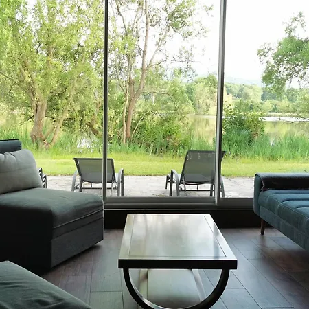 Les Pyrénées Au Bord De L'eau, De 2 à 7 Personnes Casa vacanze *