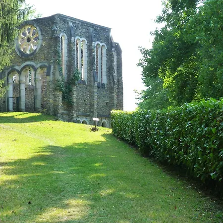 Prázdninový dům Les Pyrenees Au Bord De L'eau, De 2 A 7 Personnes *